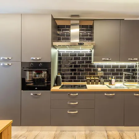 Ruby Luxury Jacuzzi Saint Julian's