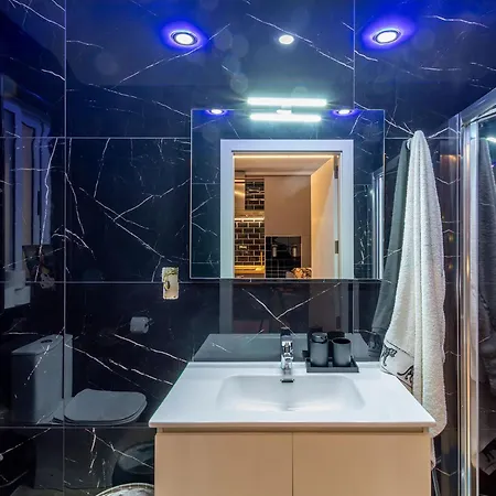 Ruby Luxury Jacuzzi