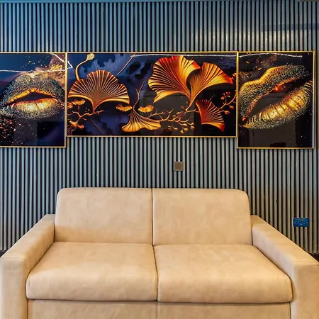 Ruby Luxury Jacuzzi * St. Julian's