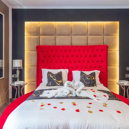 Ruby Luxury Jacuzzi Apartament